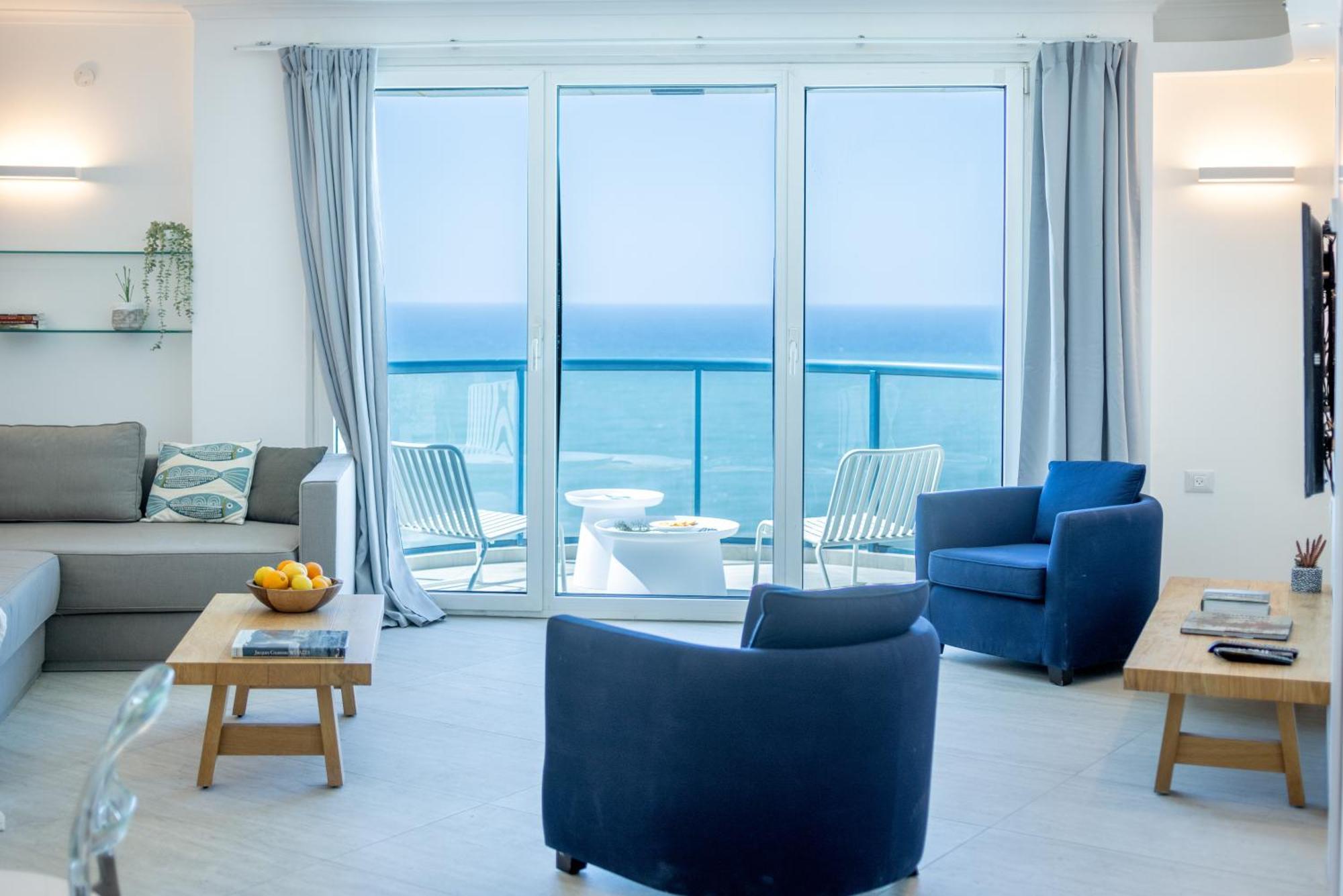 Superb Beachfront Apartments With Shelter By Sea N' Rent 텔아비브 외부 사진
