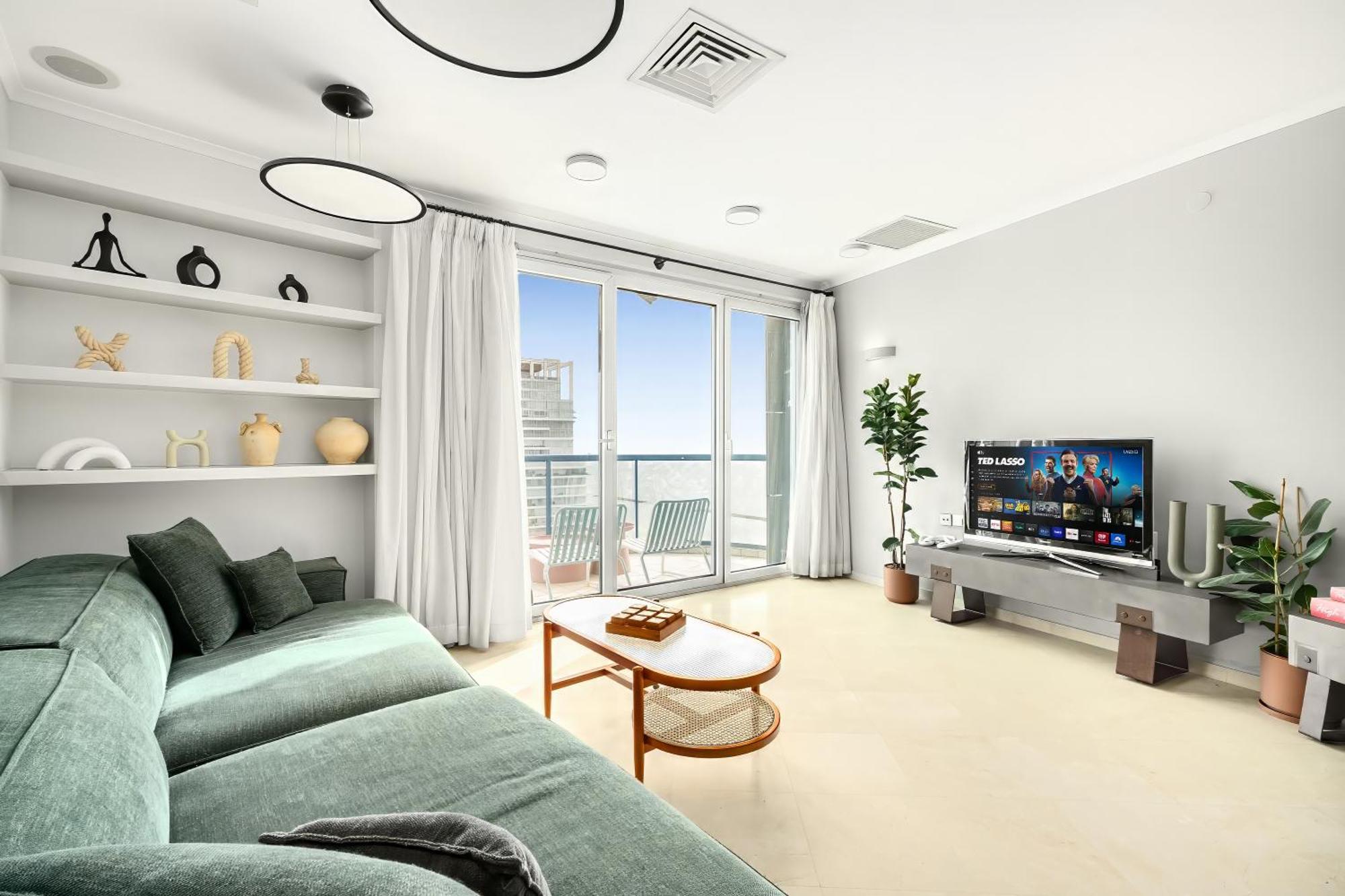 Superb Beachfront Apartments With Shelter By Sea N' Rent 텔아비브 외부 사진